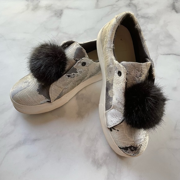 KAARI BLUE “Cassie” Sneakers size 7 - Picture 1 of 3